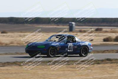 media/Nov-17-2024-CalClub SCCA (Sun) [[5252d9c58e]]/Around the Pits/